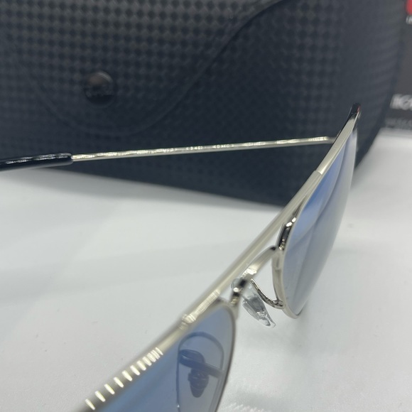 BNIB Rayban Silver with Blue Gradient Lens Rb3025 - Picture 7 of 7